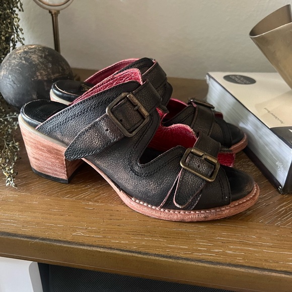 Freebird size 7 Caprice sandals black - Picture 3 of 7